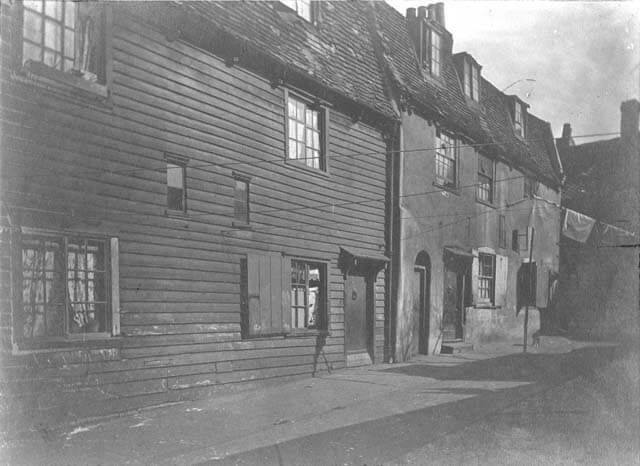 Preston's Court c.1910