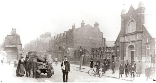 Salvation Army Citadel 1913 by Alfred Braddock