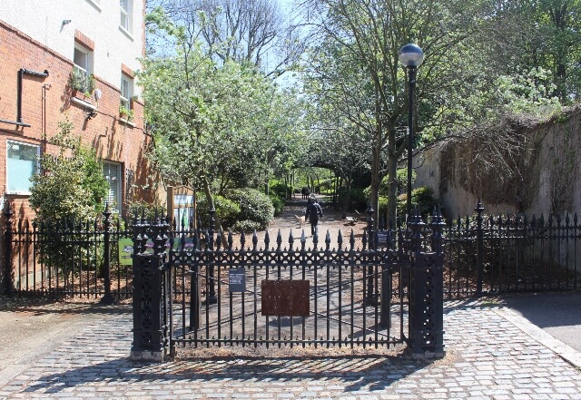 Dukes Avenue entrance to Alexandra Palace, May 2019