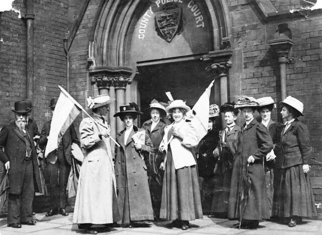 Suffragettes demonstrating outside the Police Court 1918